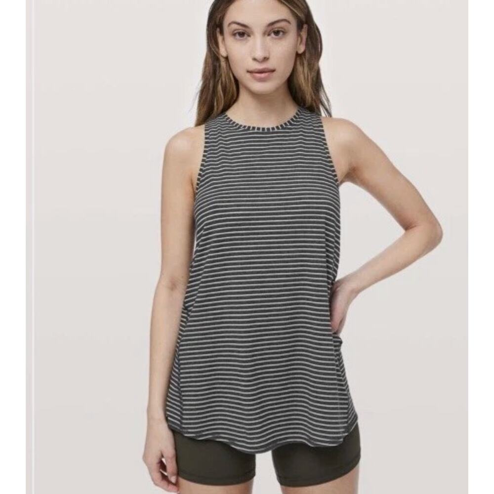 Lululemon All Tied Up Tank Stripe Athleisure Yoga Gym Girl Core Top 6-8